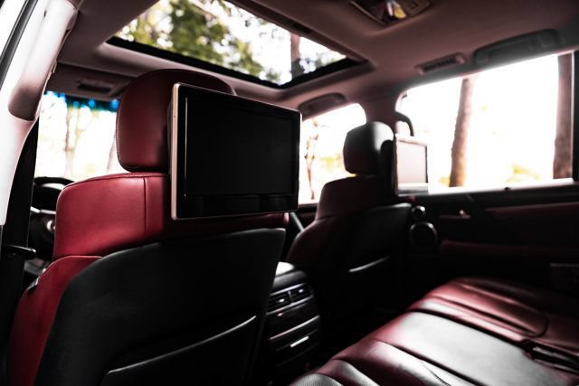 Used 2016 Lexus LX 570 4WD w/ Luxury Package image 15