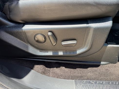 Used 2020 Ford Expedition XLT w/ Equipment Group 202A image 24