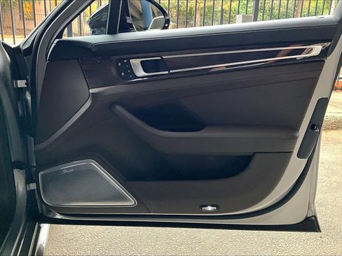 Used 2022 Porsche Panamera GTS image 22