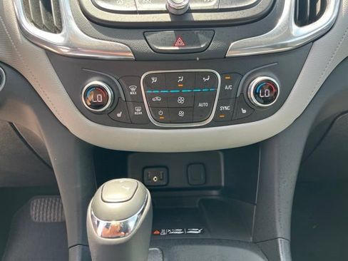 Used 2018 Chevrolet Equinox Premier FWD image 27