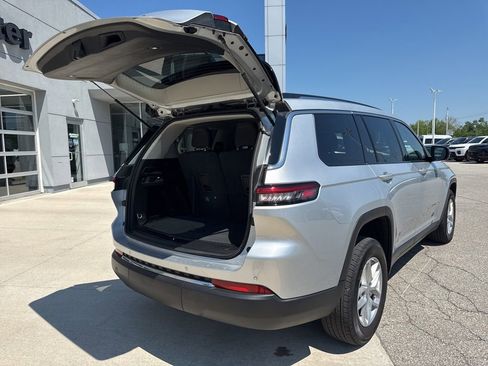 Used 2023 Jeep Grand Cherokee L Laredo AWD/4WD image 14