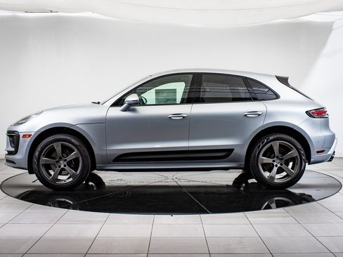 Used 2025 Porsche Macan image 2