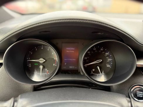 Used 2018 Toyota C-HR XLE FWD image 44