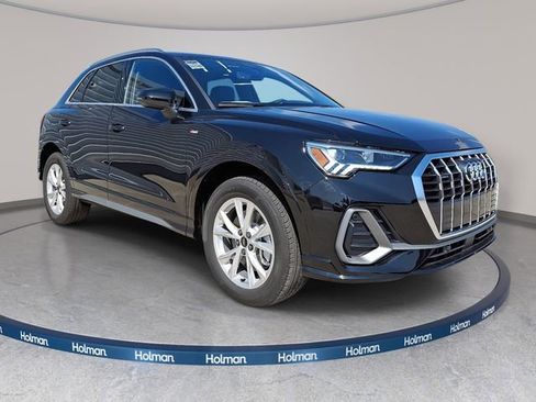 Used 2025 Audi Q3 2.0T Premium w/ Convenience Package AWD/4WD image 4