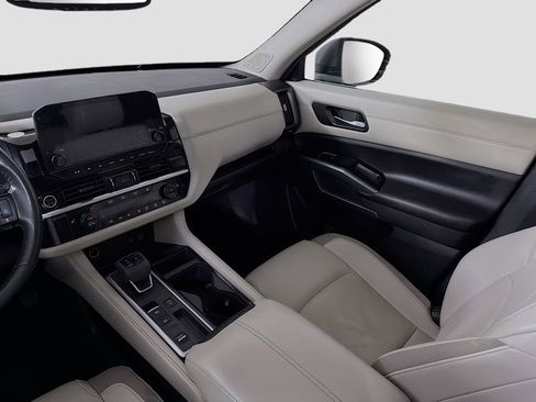 Used 2022 Nissan Pathfinder SL w/ SL Premium Package FWD image 28