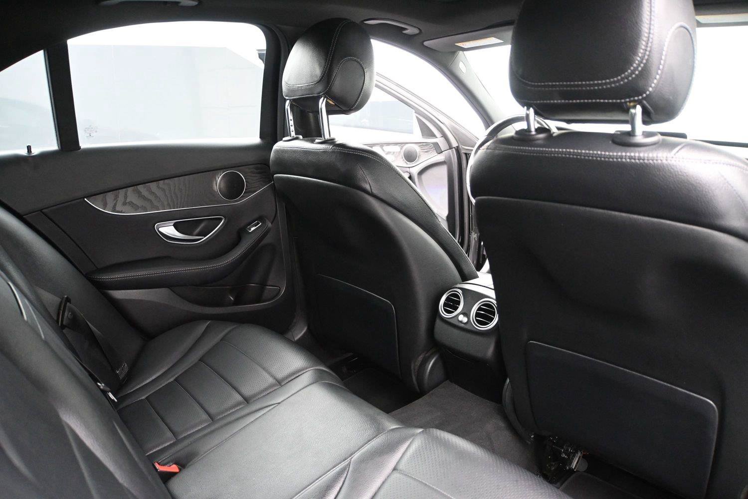 Used 2018 Mercedes-Benz C 300 4MATIC Sedan image 20