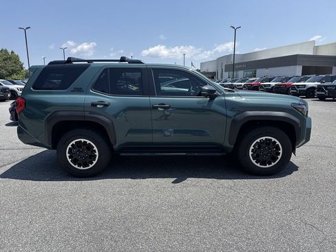 Used 2025 Toyota 4Runner TRD Off-Road Premium AWD/4WD image 8