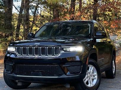 Used 2022 Jeep Grand Cherokee Laredo w/ Luxury Tech Group I