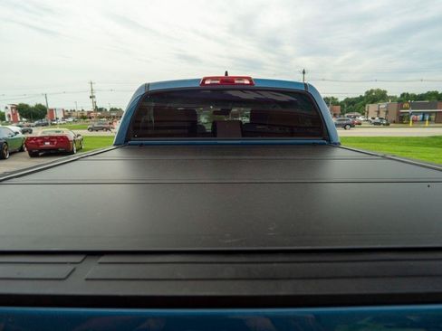 Used 2020 Toyota Tundra SR5 w/ SR5 Convenience Package AWD/4WD image 10