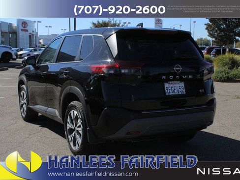 Used 2023 Nissan Rogue SV image 9