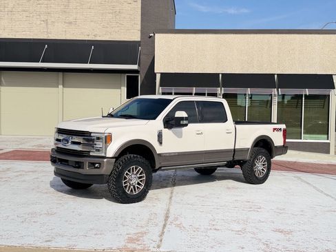 Used 2019 Ford F250 King Ranch w/ King Ranch Ultimate Package AWD/4WD image 2