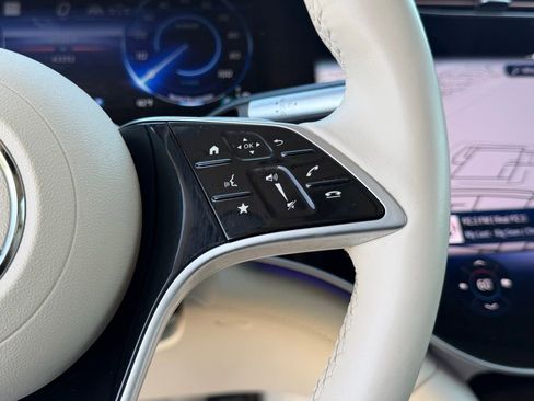 Used 2023 Mercedes-Benz EQS 580 4MATIC SUV image 25