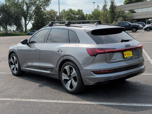Used 2022 Audi e-tron Premium Plus w/ Premium Plus Package AWD/4WD image 3