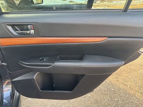 Used 2013 Subaru Outback 2.5i Limited image 21
