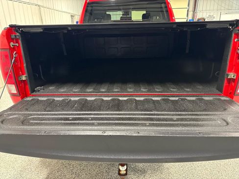 Used 2017 RAM 1500 Express w/ Express Value Package AWD/4WD image 9