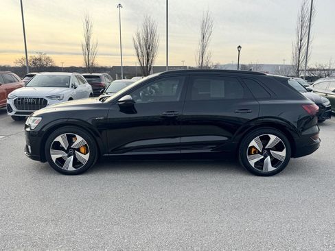 Certified 2022 Audi e-tron Premium Plus image 8