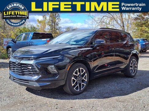 Used 2025 Chevrolet Blazer RS image 1