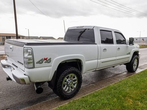 Used 2005 Chevrolet Silverado 2500 LS w/ Heavy-Duty Power Package AWD/4WD image 5