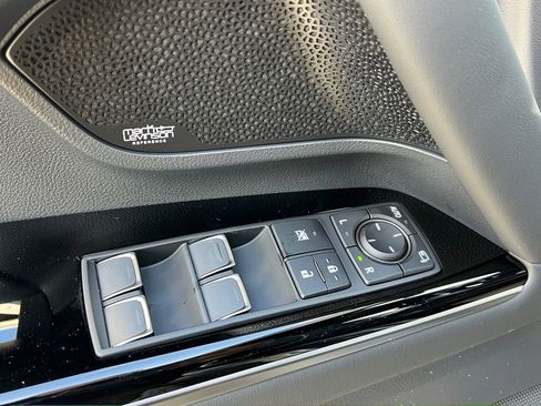 New 2026 Lexus LX 600 4WD w/ Luxury Package image 12