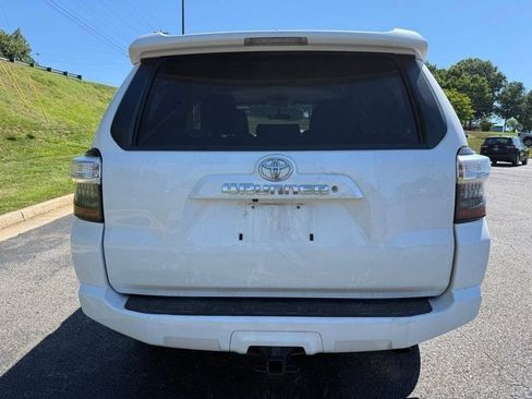 Used 2019 Toyota 4Runner SR5 AWD/4WD image 6