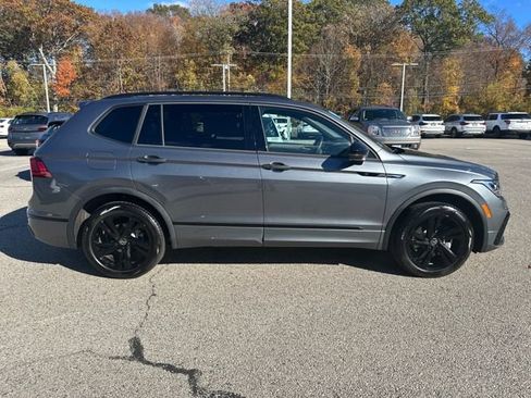 Certified 2024 Volkswagen Tiguan SE R-Line image 10