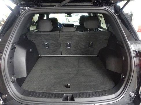 Used 2025 Chevrolet Equinox LT FWD image 20