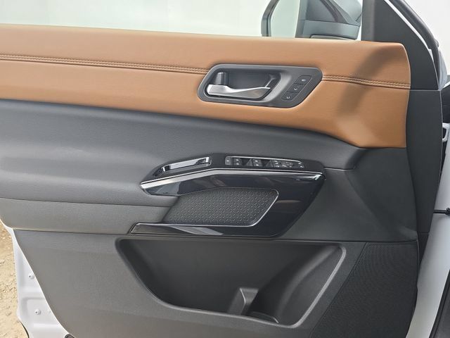 New 2026 Nissan Pathfinder Platinum FWD image 31