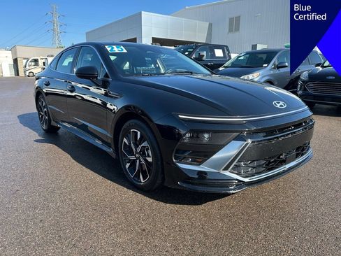 Used 2025 Hyundai Sonata SEL FWD image 2