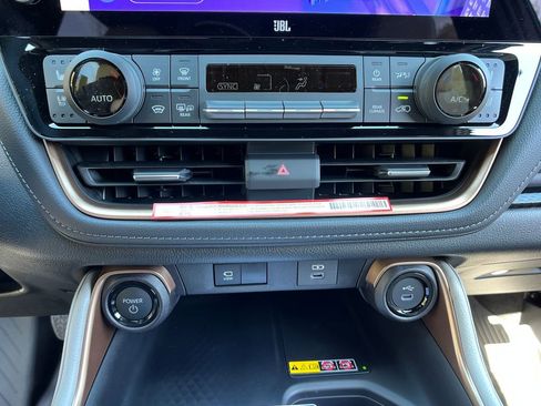 New 2026 Toyota Grand Highlander AWD Hybrid image 17
