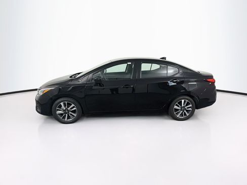 Used 2025 Nissan Versa SV FWD image 4