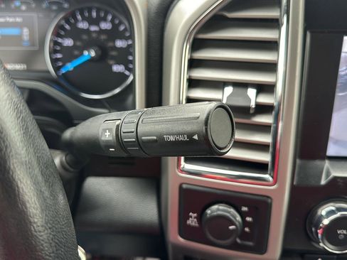 Used 2017 Ford F350 Lariat w/ Chrome Package image 31