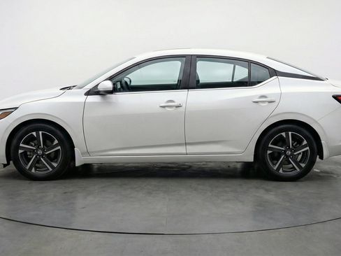 Used 2025 Nissan Sentra SV FWD image 5
