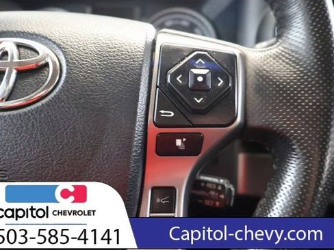 Used 2019 Toyota Tacoma SR5 AWD/4WD image 18