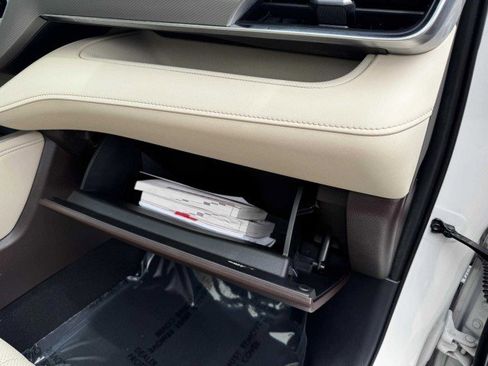 Used 2021 Toyota Highlander Platinum image 66