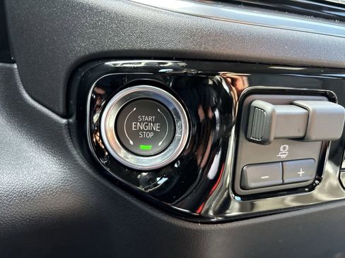 New 2026 Chevrolet Silverado 1500 High Country AWD/4WD image 18