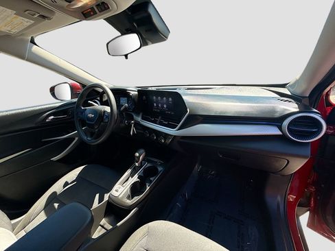 Used 2026 Chevrolet Trax LS w/ LS Convenience Package image 10