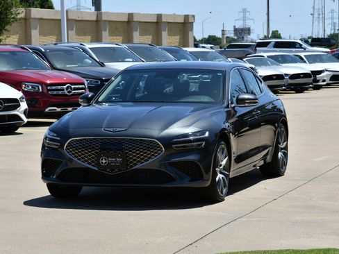 Used 2025 Genesis G70 2.5T image 2