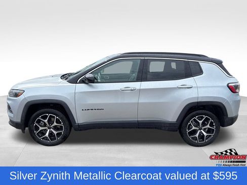 Used 2025 Jeep Compass Limited AWD/4WD image 2