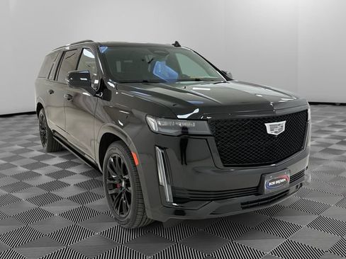 Used 2024 Cadillac Escalade ESV Sport Platinum w/ LPO, ONYX Package AWD/4WD image 7