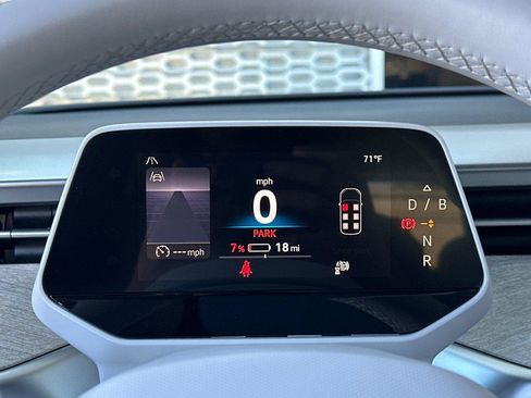 New 2025 Volkswagen ID. Buzz Pro S Plus image 22