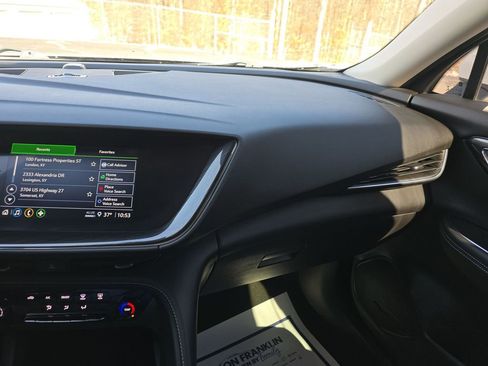 Used 2023 Buick Envision Preferred image 11