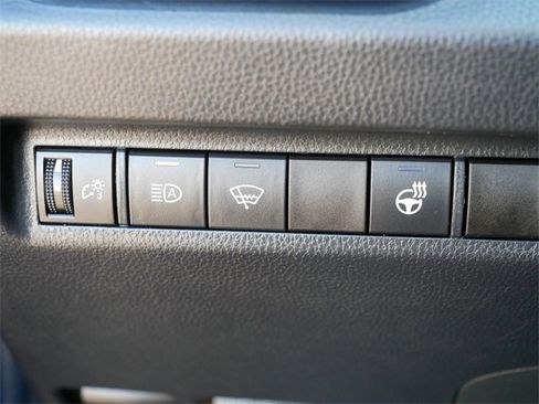 Used 2020 Toyota RAV4 XLE image 24