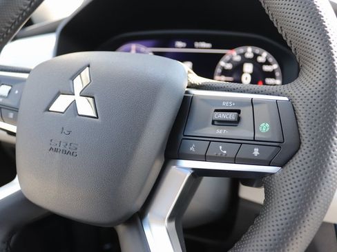 New 2025 Mitsubishi Outlander SEL image 37