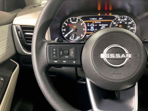 Used 2023 Nissan Rogue SV image 22