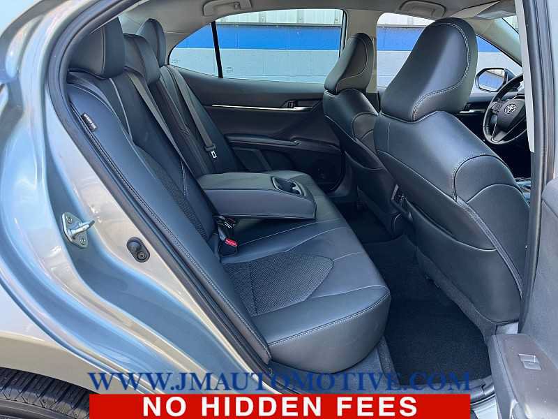 Used 2022 Toyota Camry XSE FWD image 17