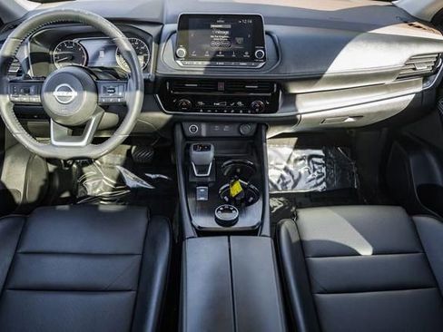 Certified 2022 Nissan Rogue SV w/ SV Premium Package image 19