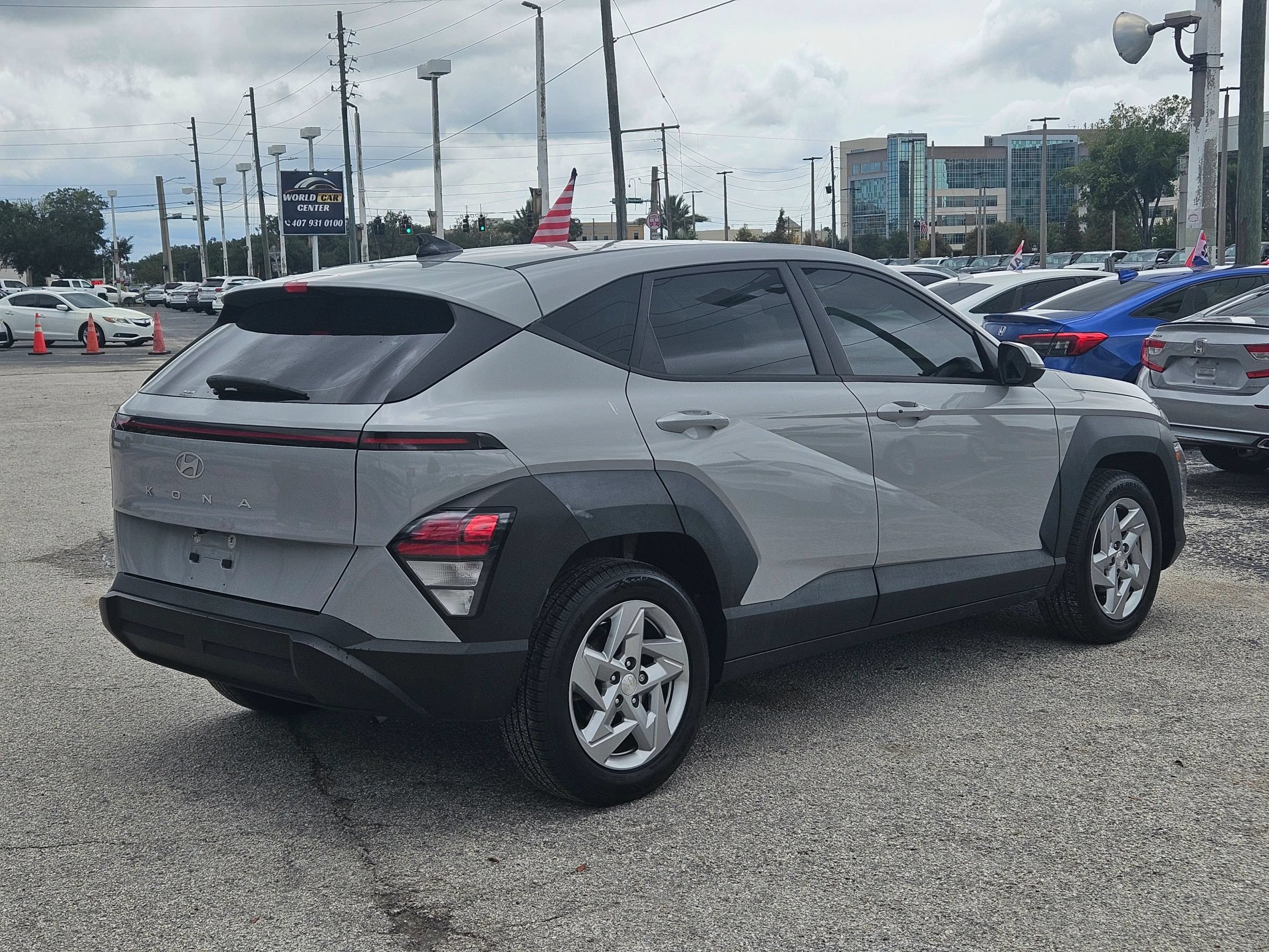 Used 2024 Hyundai Kona SE FWD image 7