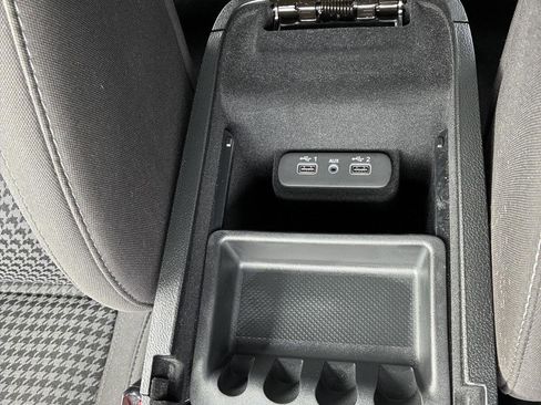 Used 2023 Dodge Charger SXT w/ Blacktop Package image 37