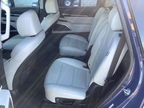 Used 2023 Kia Telluride S AWD/4WD image 9