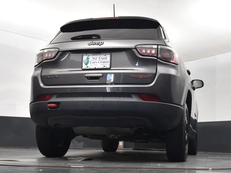 Used 2023 Jeep Compass Trailhawk AWD/4WD image 10